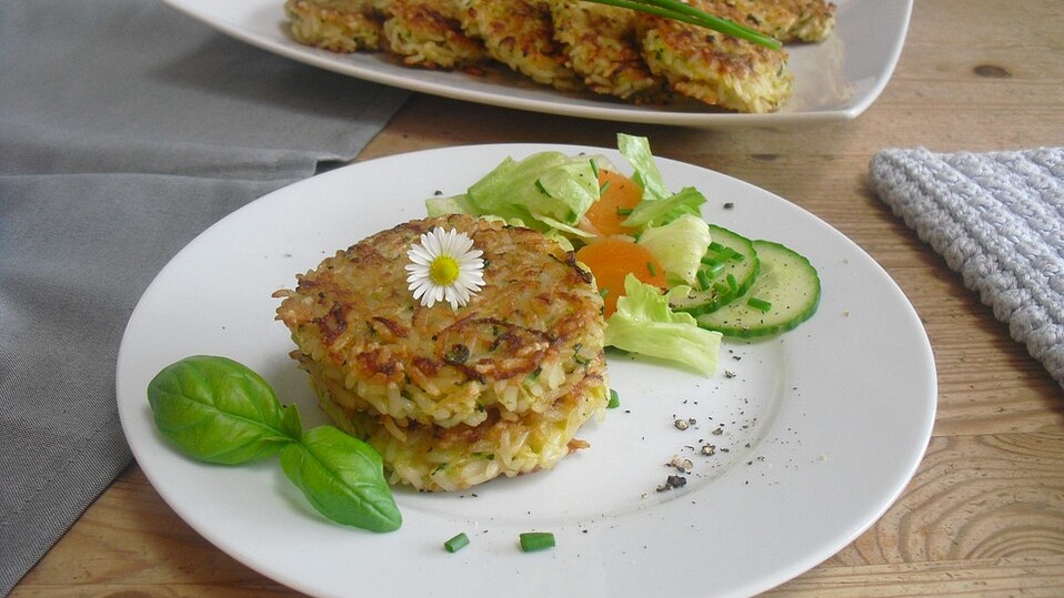 Vegetarische Reis-Zucchini-Bratlinge
