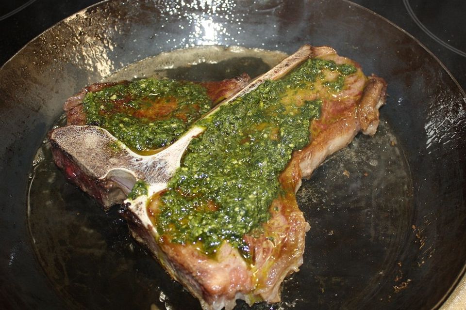 T-Bonesteak mit Bärlauchpesto