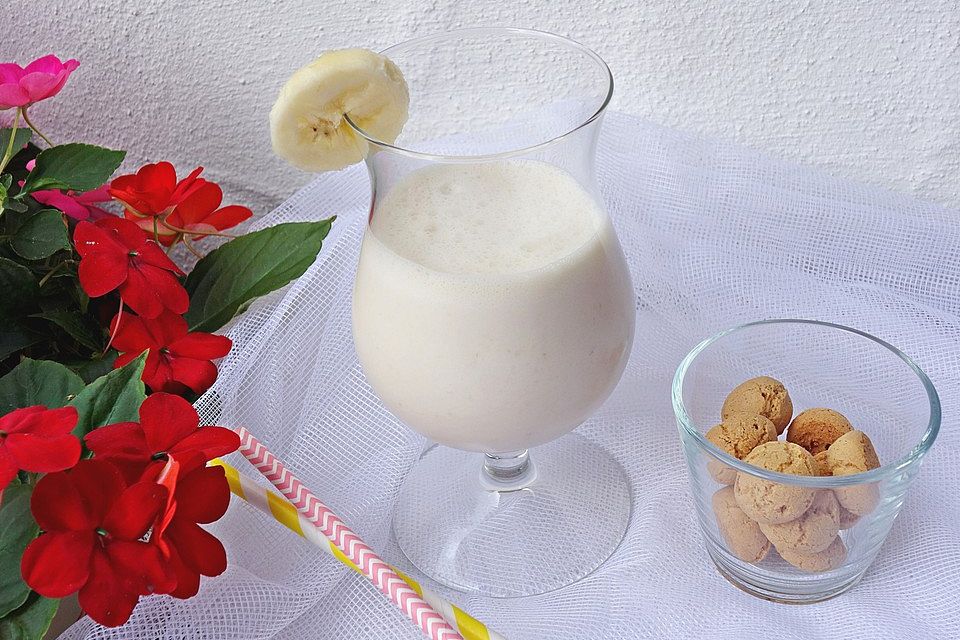 Blonder Engel - Milchshake mit Eierlikör für Sommertage