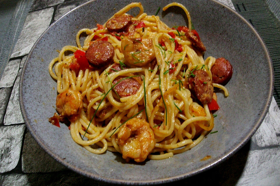 Nudeln mit Chorizo und Garnelen