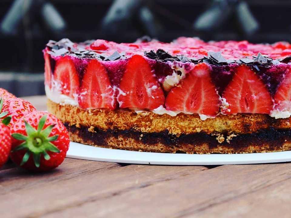 Erdbeer-Vanille-Torte von bakingjulia| Chefkoch