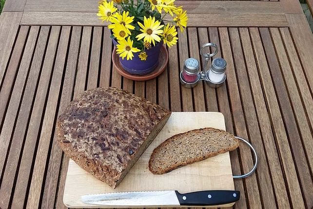 Tilkeroder Dorfbrot mit Dinkel- und Weizenvollkornmehl von medium59 ...