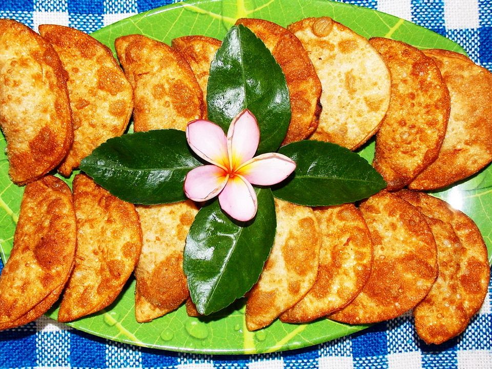 Frittierte Dim Sum Mit Wurzigem Huhnerfleisch Auf Kuta Bali Art Von Dieter Sedlaczek Chefkoch
