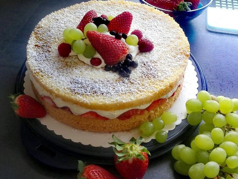 Erdbeer-Sahne-Schmand-Torte von simsalabim0_1| Chefkoch