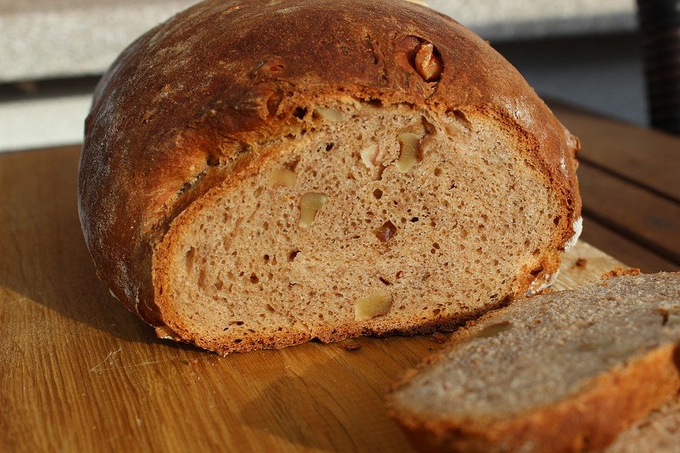 Dinkel-Walnuss-Brot