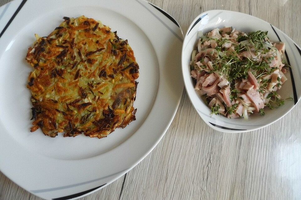 Spargel-Kartoffel-Rösti mit Schinken-Salat