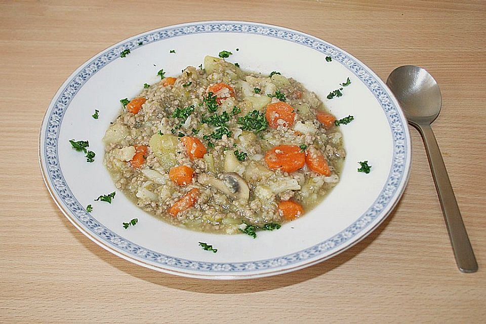 Möhren-Blumenkohl-Eintopf mit Hackfleisch