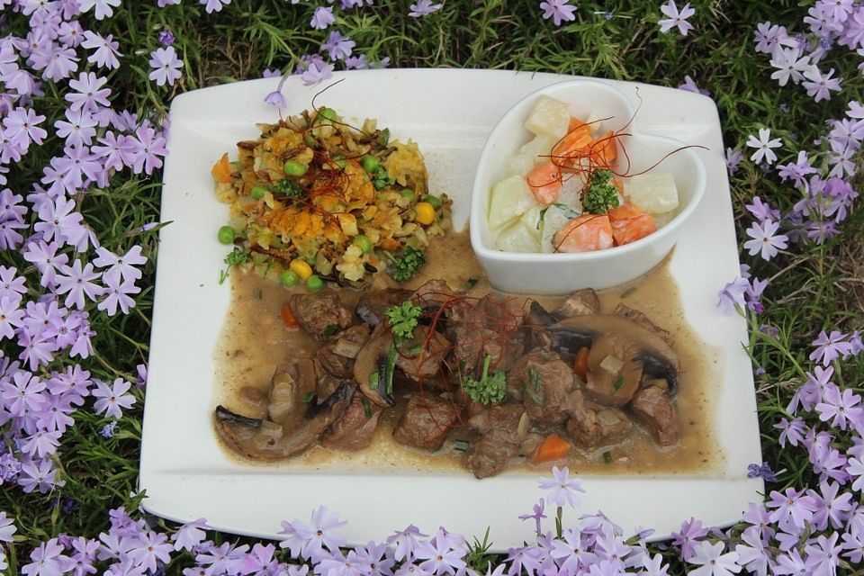 Feines Rinder-Ragout vom Rosenstück mit Champignons aus dem Slow Cooker