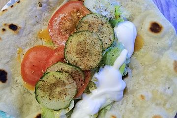 Schnelle Veggie-Wraps mit Ananas und Lauchzwiebeln