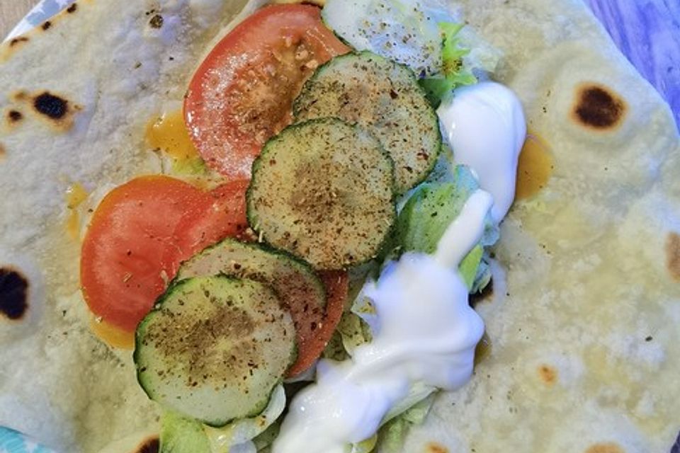 Schnelle Veggie-Wraps mit Ananas und Lauchzwiebeln