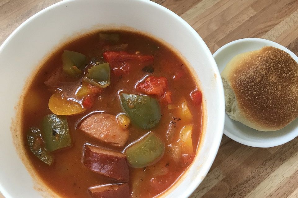 Herzhafte Cabanossi-Paprika-Suppe