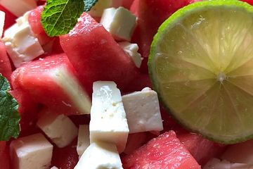 Erfrischender Melonen-Feta-Salat ohne Öl