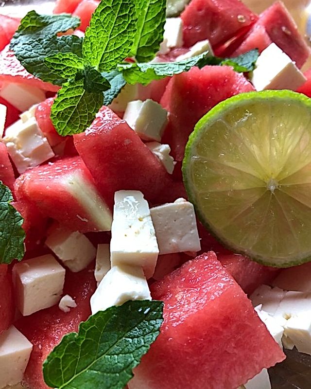 Erfrischender Melonen-Feta-Salat ohne Öl