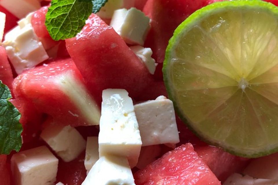 Erfrischender Melonen-Feta-Salat ohne Öl