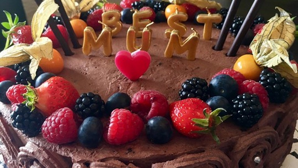 Schoko-Beeren-Torte mit Mascarponecreme von bakingjulia