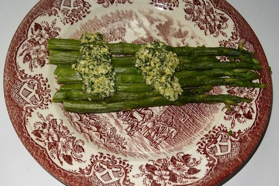 Grüner Spargel mit Kräutersauce à la Didi