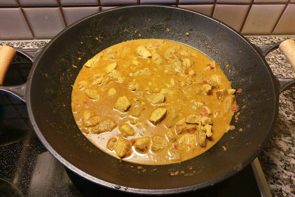 Poulet-Curry mit Ananas