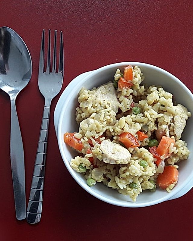 Curry-Reis-Pfanne mit Huhn und frischem Gemüse