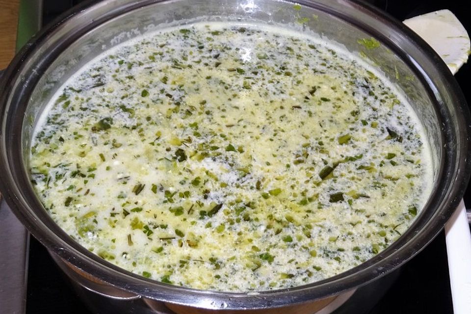 Grüne Spargel-Kräuter-Suppe à la Didi