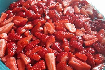 Erdbeerbowle mit Pitu