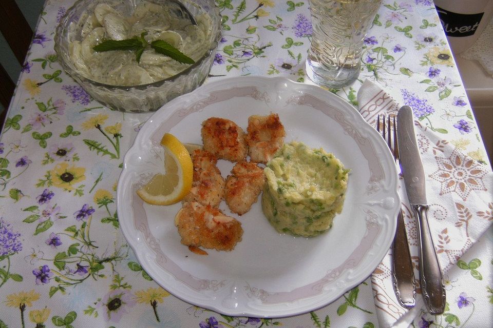 Fischnuggets mit Kartoffel-Erbsen-Püree