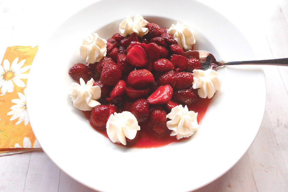 Gezuckerte Erdbeeren nach Uromas Art