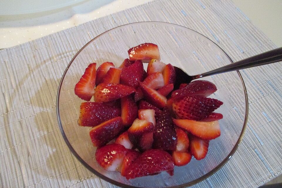 Gezuckerte Erdbeeren nach Uromas Art