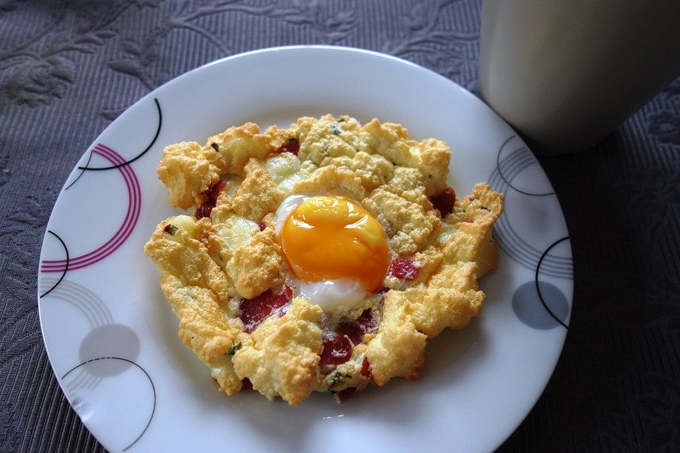 Eier-Wölkchen mit Käse