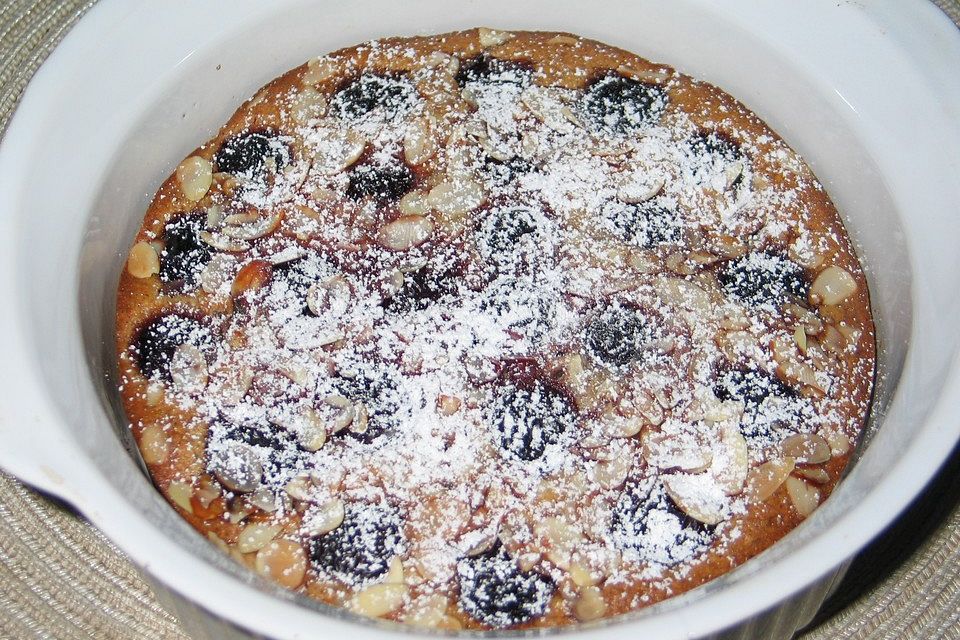 Clafoutis mit Kirschen und Mandeln