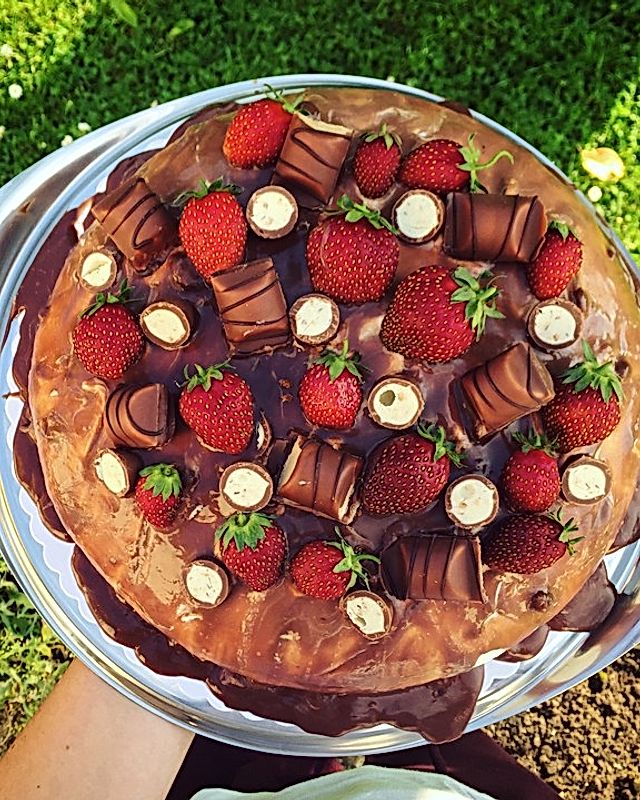 Schoko-Bailey's-Torte mit Erdbeeren und Nutella