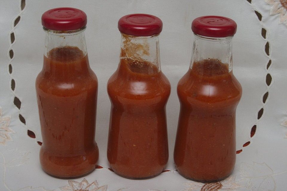 Spicy Hot-Red-Pepper-Sauce