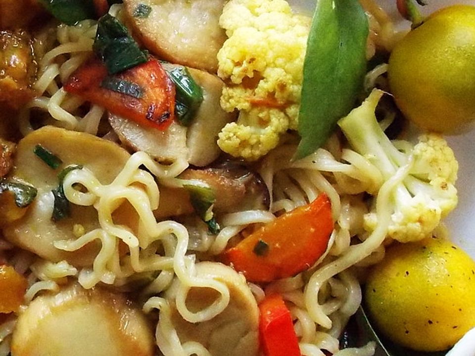 Chinesische Gemüsesuppe mit Nudeln und Eispilzen - Kochen Gut ...