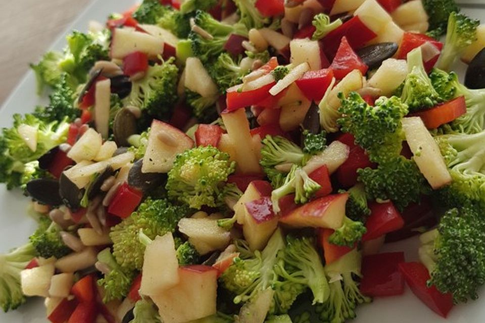 Brokkolisalat mit weißem Balsamico