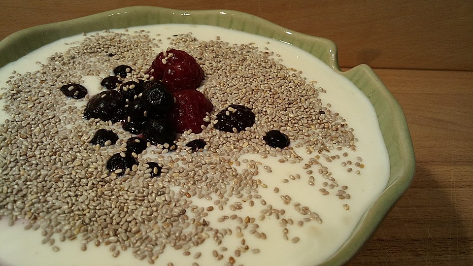 Protein Magerquark Mit Beeren Und Chiasamen Von Musiksuechtige Chefkoch