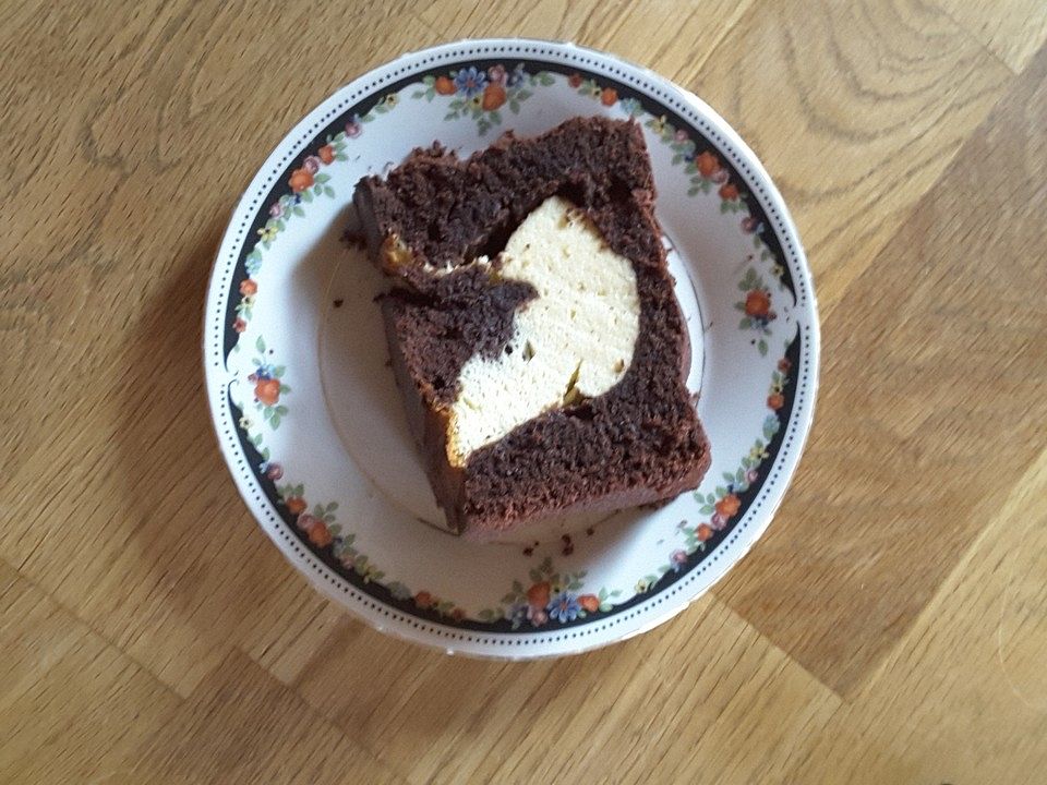 Schokoladengugelhupf mit Käsekuchenfüllung von Patient1| Chefkoch