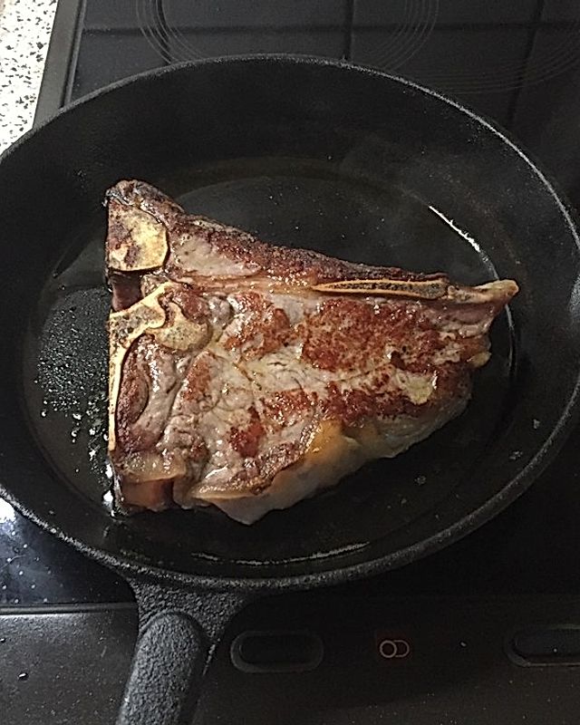 T- Bone Steak in Kokos-Salbeiöl