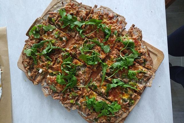 Vollkorn-Flammkuchen mit Thunfisch und Kapern von honigspatz| Chefkoch Vollkorn-Flammkuchen mit Thunfisch und Kapern von honigspatz| Chefkoch