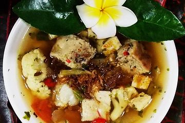 Klare Pilzknödel-Suppe Suranadi, Sup Bakso Jamur