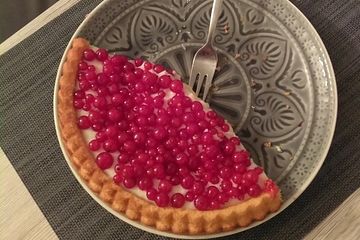 Sommerlicher Grießbreikuchen mit Johannisbeeren