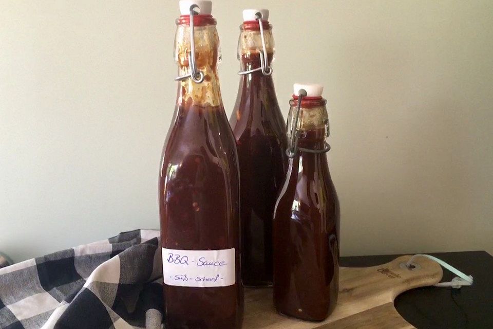 Süß-pikante BBQ-Sauce mit Johannisbeersaft