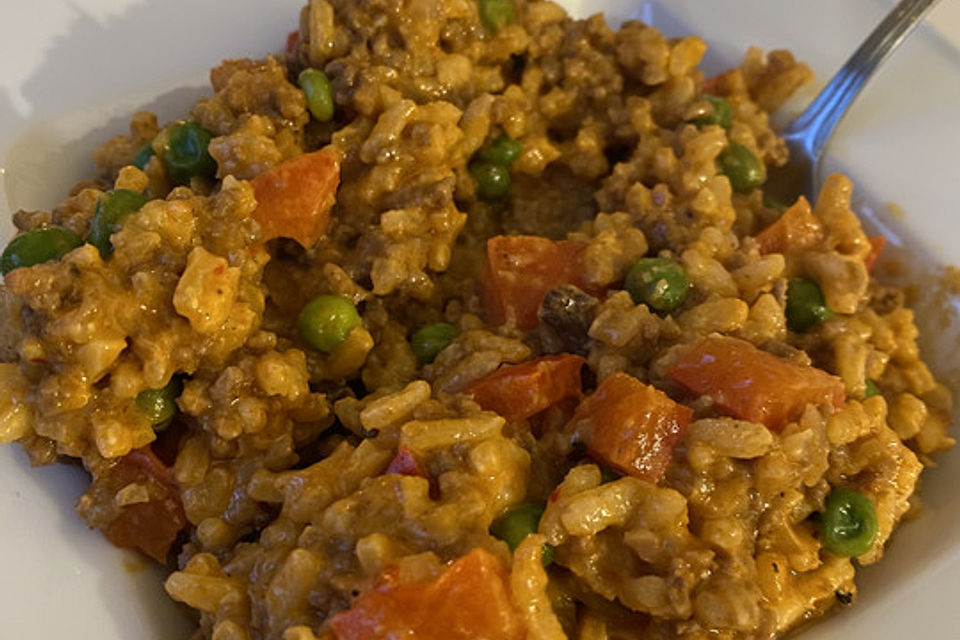 Hackfleisch-Risotto mit Paprika und Erbsen