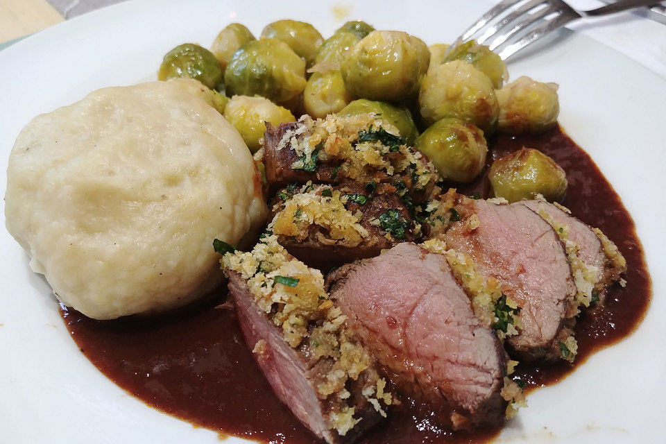 Rehrücken Sous-vide im Panko-Kräutermantel