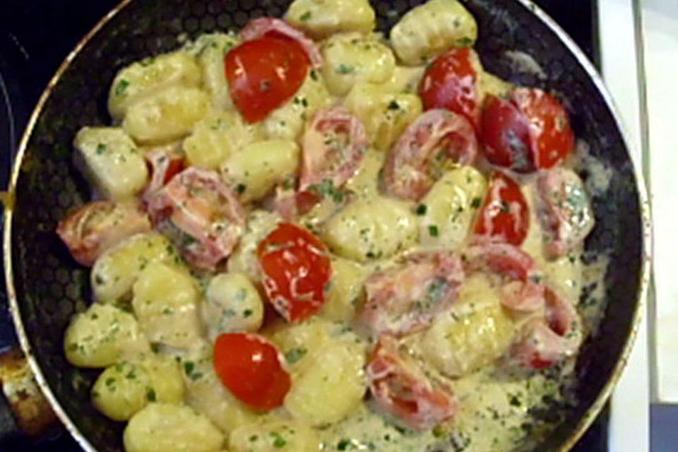 Gnocchi mit Tomaten und Ziegenfrischkäse