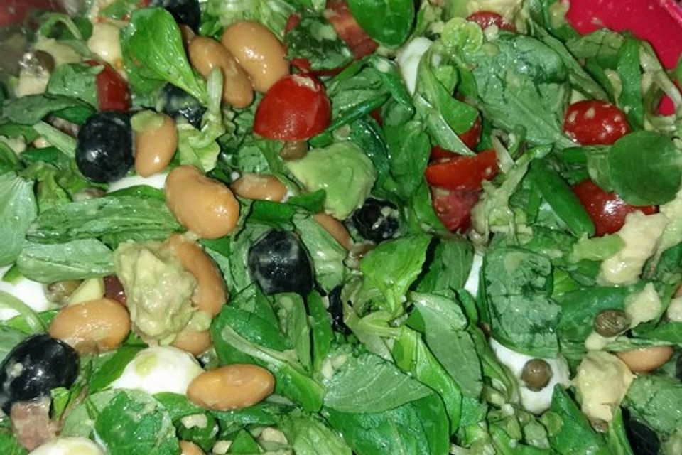 Allerlei-Salat mit Honig-Senf-Dressing