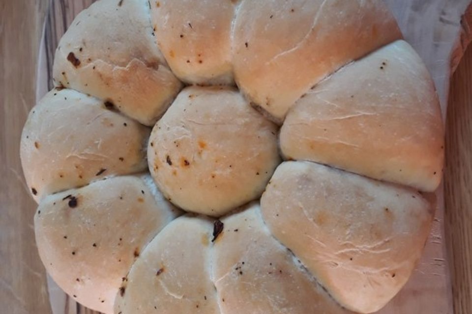 Monkey Bread mit getrockneten Tomaten und Parmesan