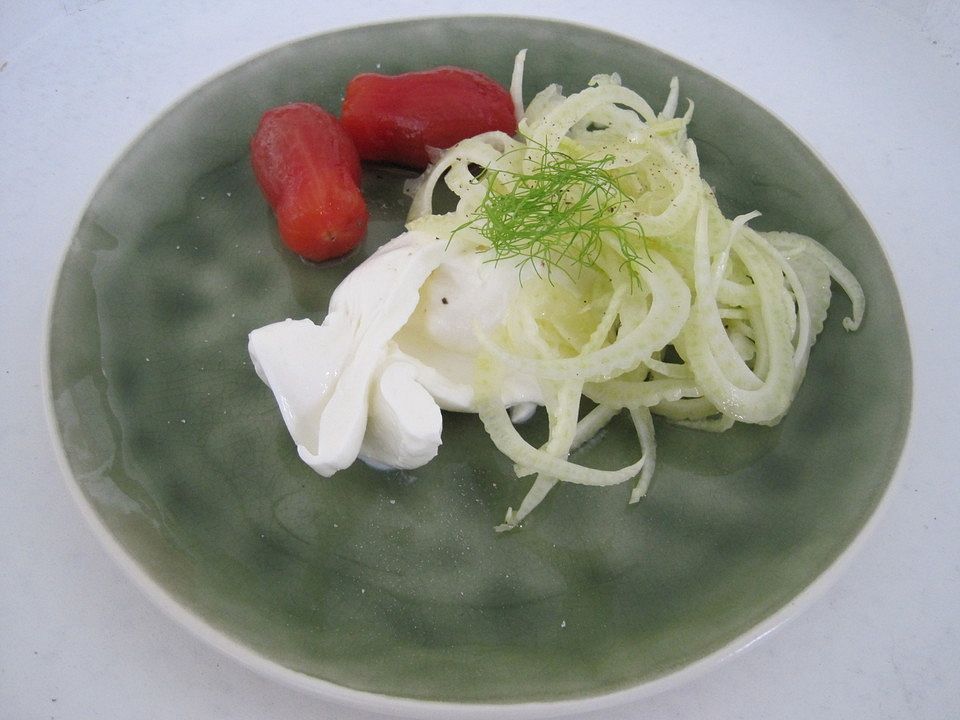 Burrata mit mariniertem Fenchel und Tomaten im Gewürzsud von ...