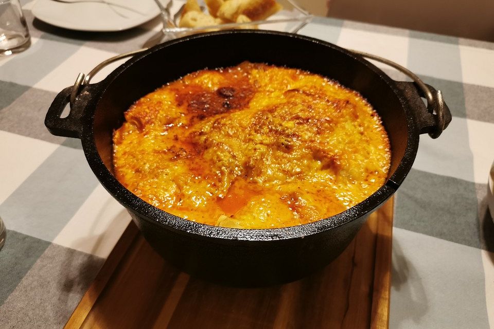 Bolognese-Lasagne aus dem Dutch Oven