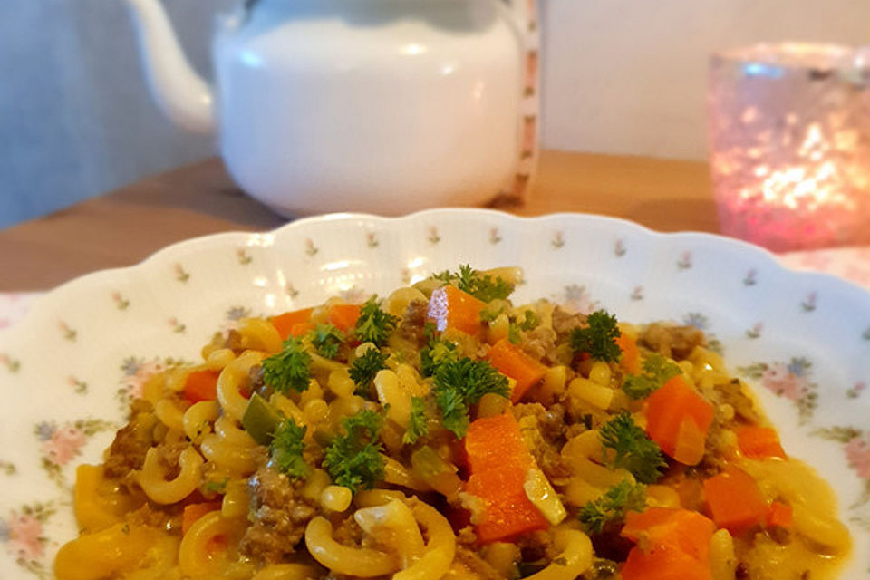 Curryrahm-Nudeln mit Hackfleisch