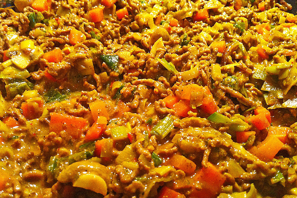 Curryrahm-Nudeln mit Hackfleisch