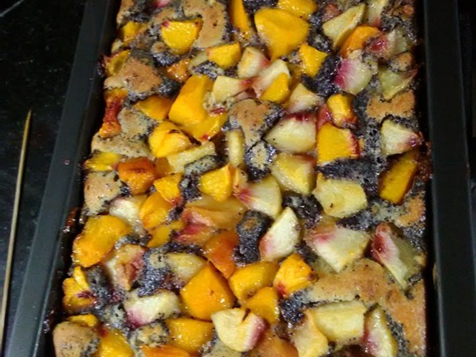 Pfirsichkuchen mit Mohn-Mandel-Creme von Ellizza| Chefkoch